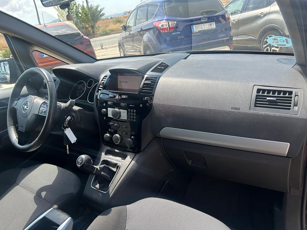 OPEL ZAFIRA 111 JAHRA 1.8 SPANISH LHD IN SPAIN 129000 MILES SUPERB 7 SEATS 2010